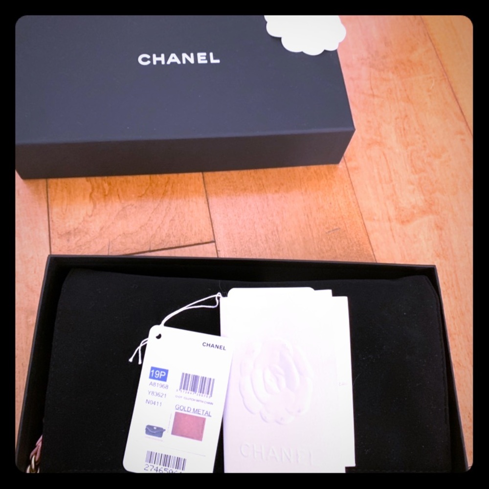 Chanel wallet on a chain - Picture 4 of 9